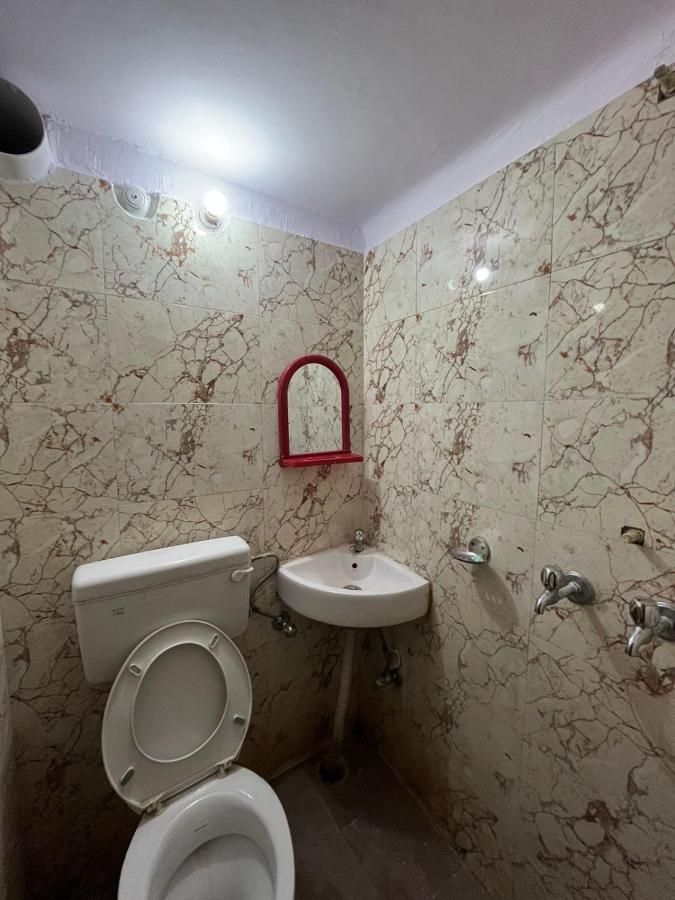 Vishwa Deva Homestay Varanasi Eksteriør billede