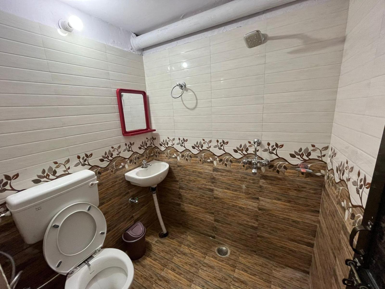 Vishwa Deva Homestay Varanasi Eksteriør billede