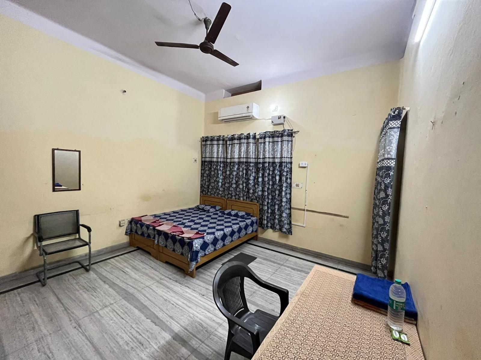 Vishwa Deva Homestay Varanasi Eksteriør billede