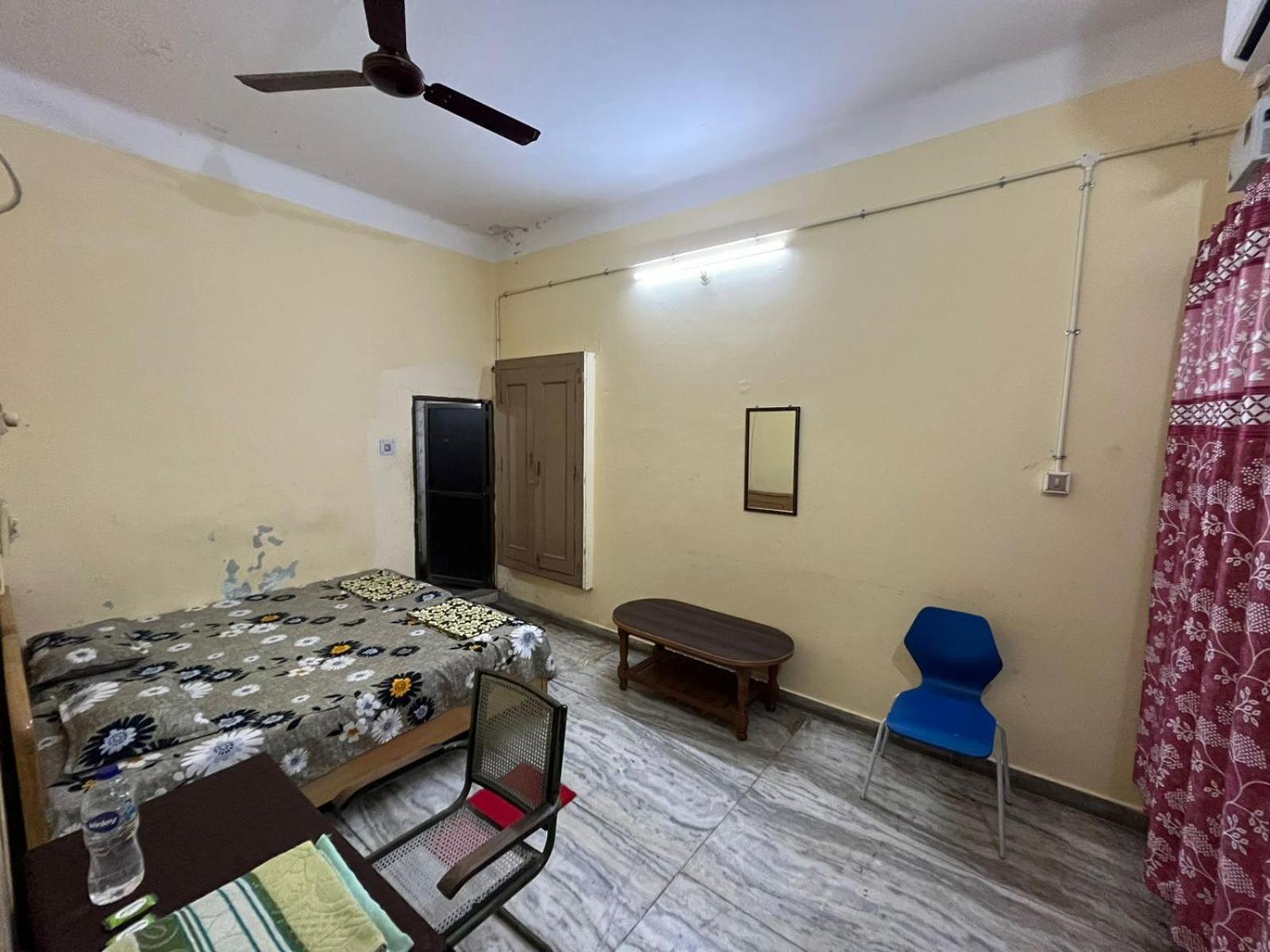 Vishwa Deva Homestay Varanasi Eksteriør billede