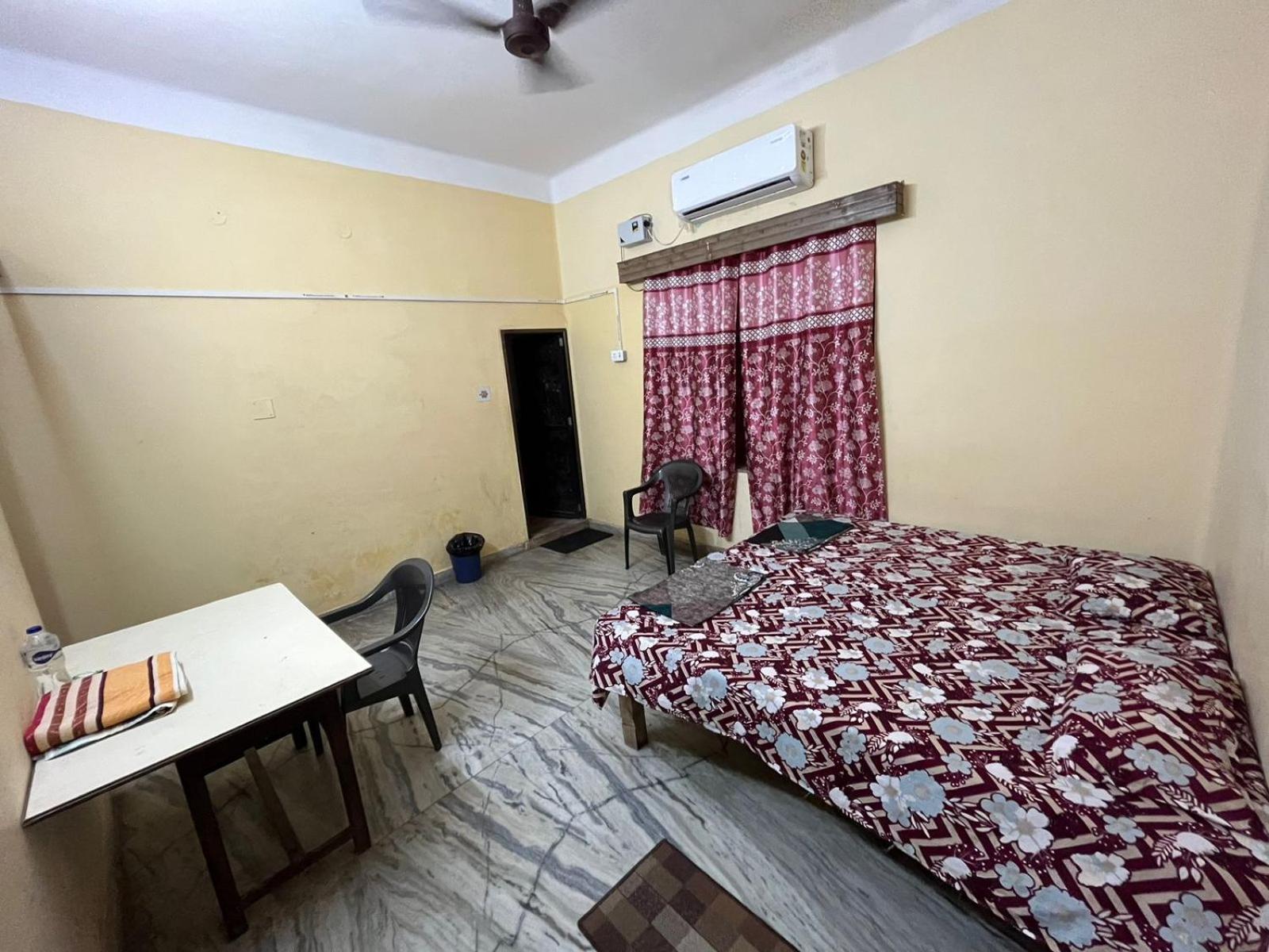 Vishwa Deva Homestay Varanasi Eksteriør billede